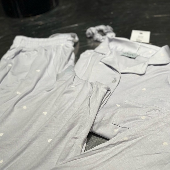 Gorgeous brand new with Tag pajama set from Priv - Picture 5 of 8